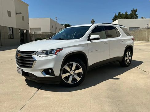 Used 2020 Chevrolet Traverse LT w/ LT Premium Package FWD image 1