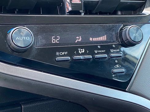 Used 2021 Toyota Camry SE FWD image 20