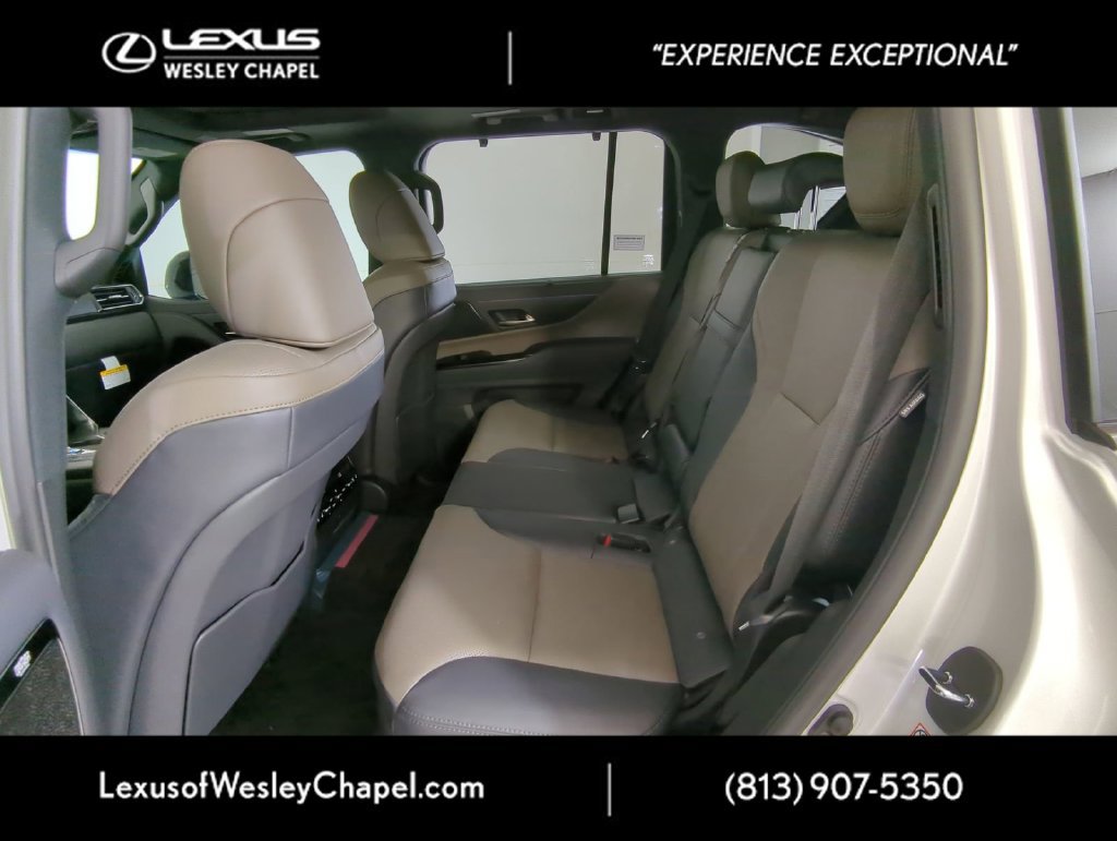 Used 2025 Lexus LX 700h Overtrail AWD/4WD image 15