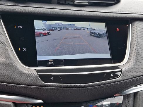 Used 2025 Cadillac XT5 Premium Luxury w/ LPO, Floor Liner Package AWD/4WD image 19