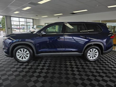 Certified 2024 Toyota Grand Highlander AWD image 6