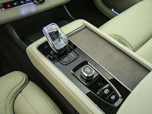 New 2026 Volvo XC90 B6 Ultra w/ Protection Package AWD/4WD image 21