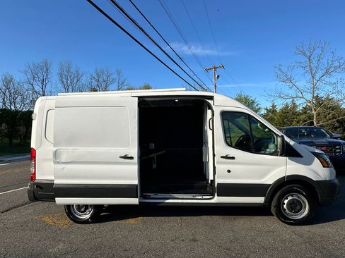 Used 2018 Ford Transit 250 148 Medium Roof RWD image 31