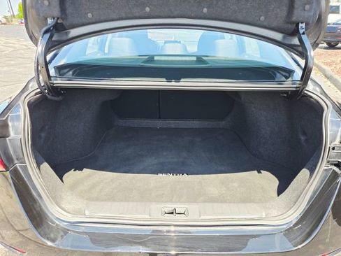 Used 2025 Nissan Sentra SV FWD image 9