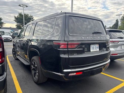 Certified 2024 Jeep Wagoneer L Series III w/ Flexible Seating Group AWD/4WD image 3