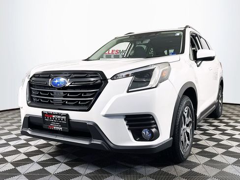 Used 2022 Subaru Forester Premium image 3