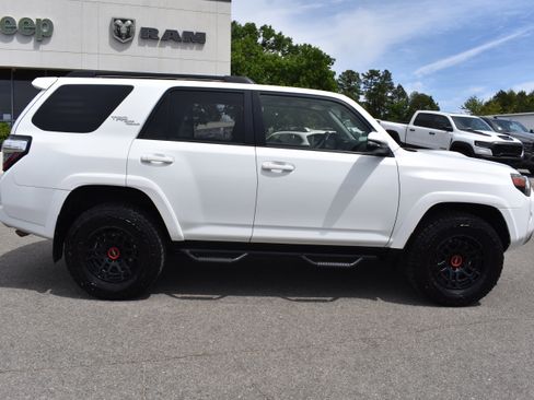 Used 2022 Toyota 4Runner TRD Off-Road Premium image 10