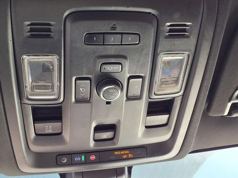 Used 2021 Chevrolet Suburban High Country w/ Premium Package image 24