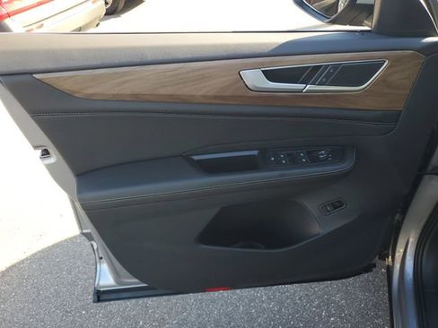 New 2026 Volkswagen Atlas SE image 14