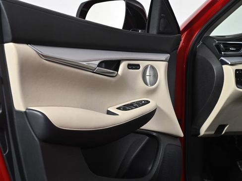 Used 2021 INFINITI QX50 Sensory w/ Cargo Package image 32