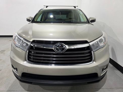 Used 2015 Toyota Highlander Limited w/ Driver Technology Package image 10