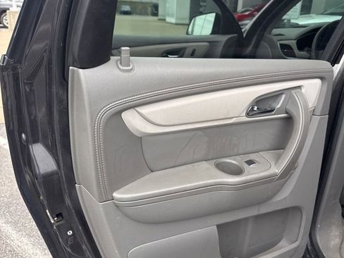 Used 2015 Chevrolet Traverse LS FWD image 10