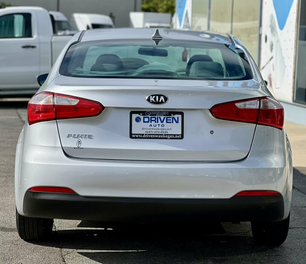 Used 2015 Kia Forte LX FWD image 4