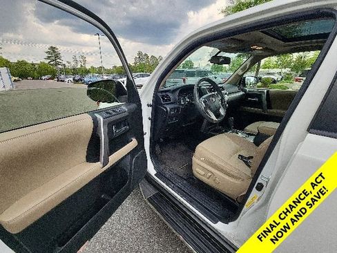 Used 2018 Toyota 4Runner SR5 Premium RWD image 22