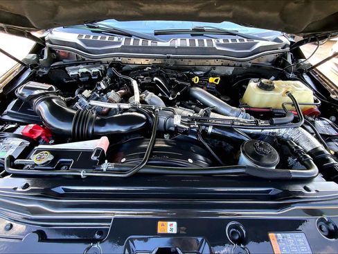 Used 2017 Ford F250 Platinum w/ Platinum Ultimate Package image 31