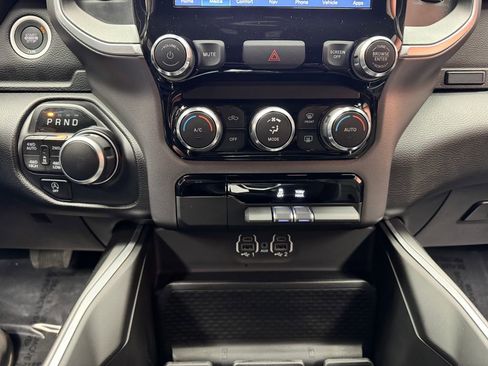 Used 2022 RAM 1500 Big Horn AWD/4WD image 21