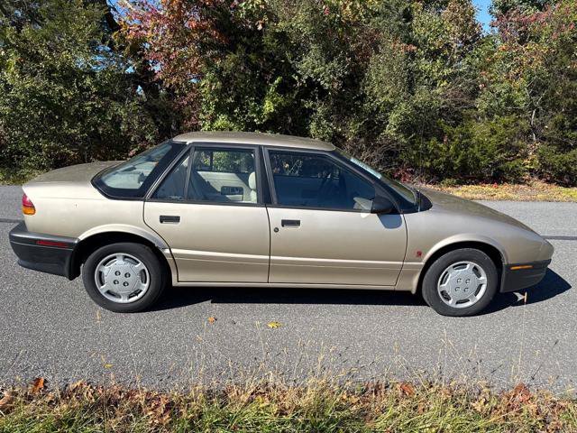 Used 1995 Saturn S-Series SL1 FWD image 2