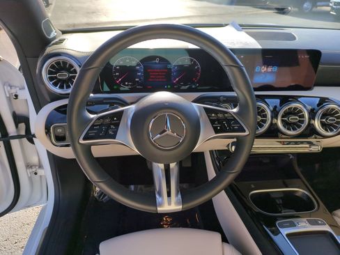 Used 2025 Mercedes-Benz CLA 250 image 17