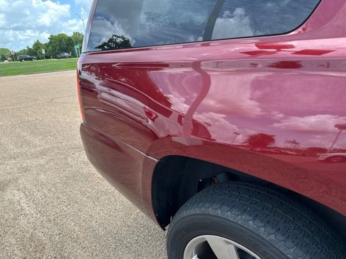 Used 2020 Chevrolet Suburban LT w/ Luxury Package RWD image 7