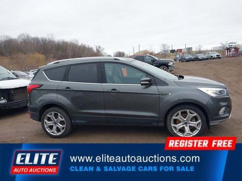 Used 2019 Ford Escape Titanium image 25