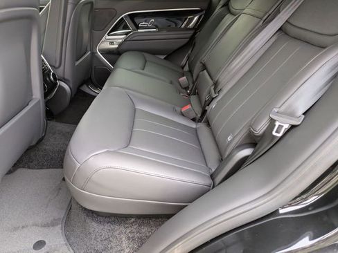 New 2026 Land Rover Range Rover SE image 15