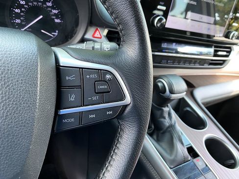 Certified 2021 Toyota Sienna XLE FWD image 15
