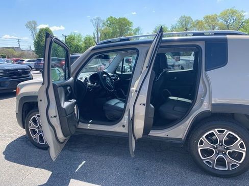 Used 2016 Jeep Renegade Limited AWD/4WD image 17