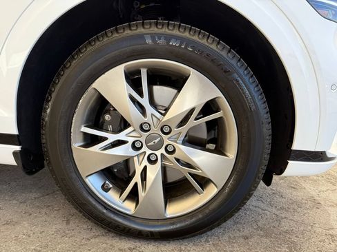 Used 2022 Genesis GV70 3.5T Sport w/ Sport Advanced Package AWD/4WD image 10
