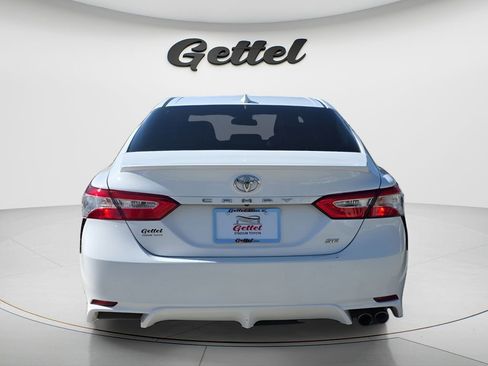 Used 2020 Toyota Camry SE FWD image 6
