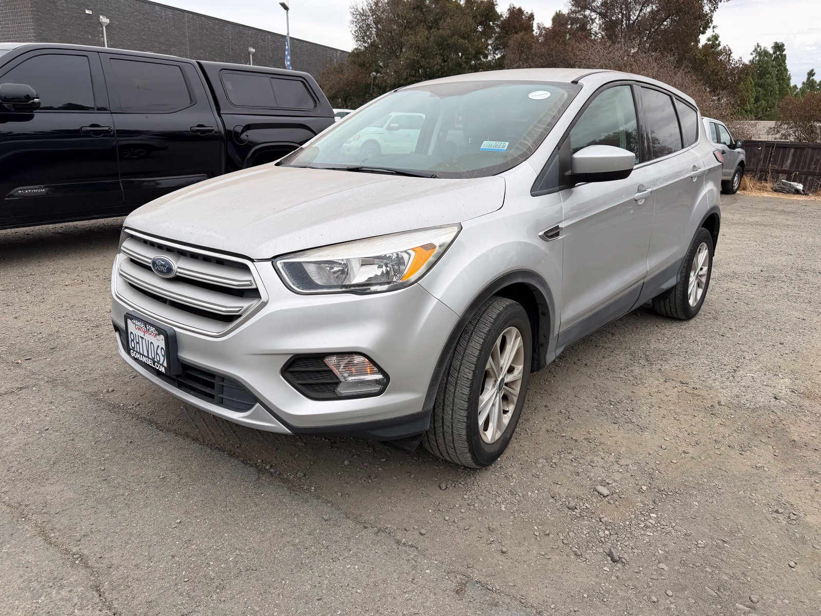 Used 2019 Ford Escape SE FWD image 1