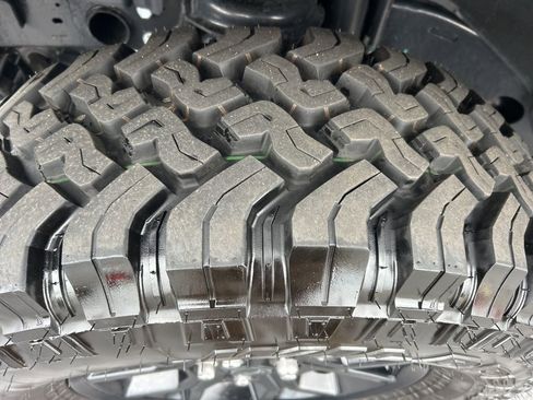 Used 2025 Jeep Wrangler Sport image 25