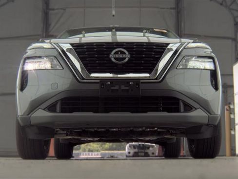 Used 2023 Nissan Rogue SV AWD/4WD image 4