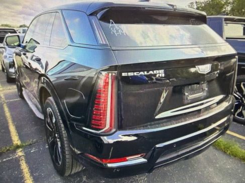 Used 2026 Cadillac Escalade IQ Sport 2 AWD/4WD image 3