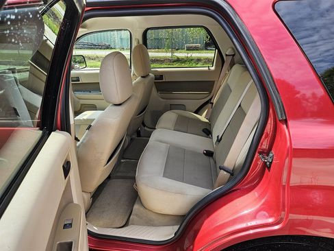 Used 2009 Ford Escape XLT image 7