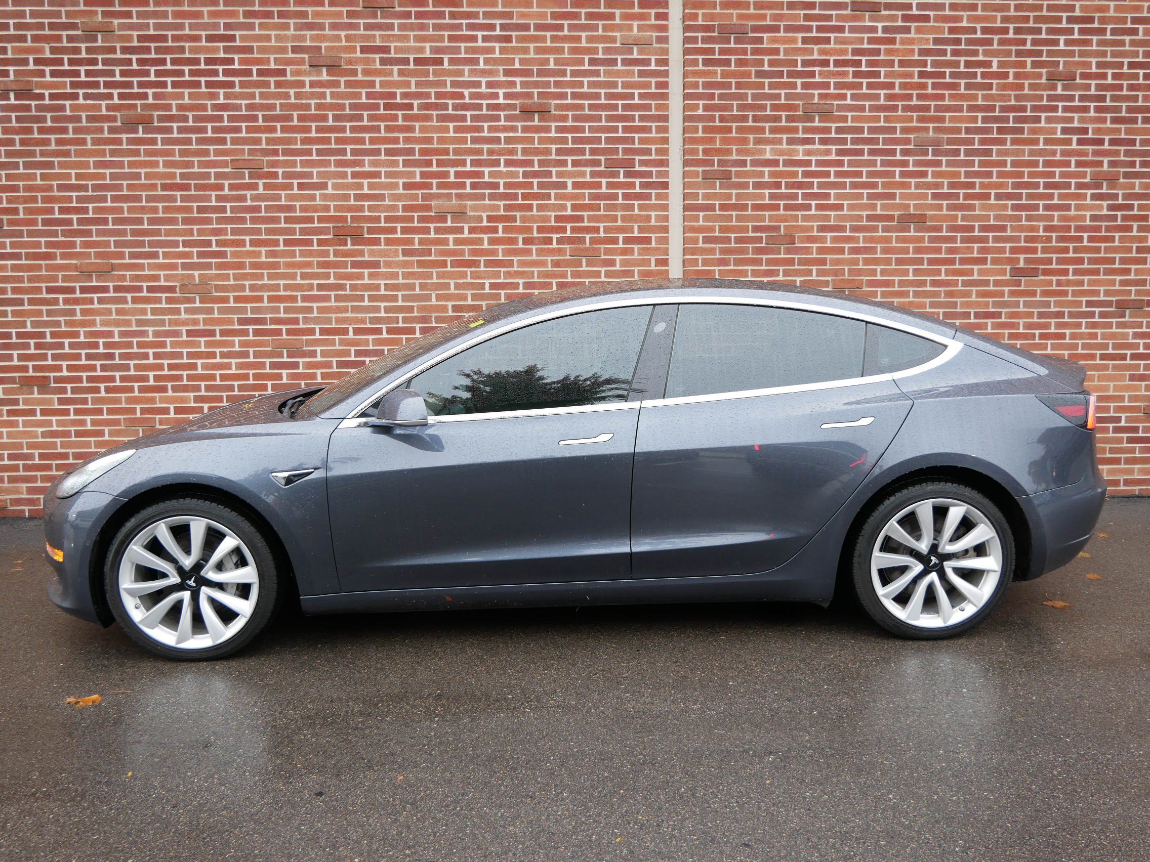 Used 2018 Tesla Model 3 Long Range AWD/4WD image 2