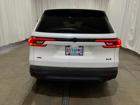 Certified 2024 Toyota Grand Highlander AWD image 5