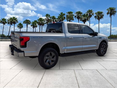 Used 2025 Ford F150 Lightning Flash image 8