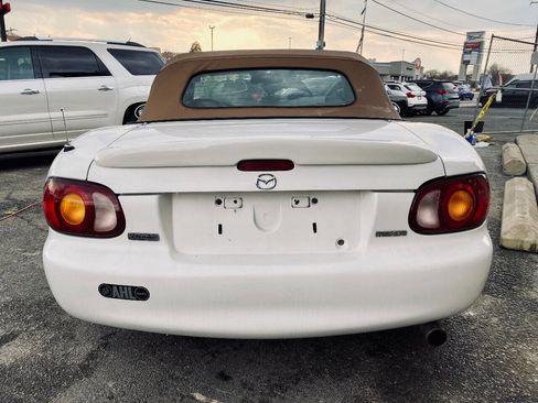 Used 2000 MAZDA MX-5 Miata LS image 8