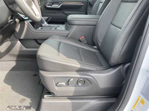 New 2026 GMC Sierra 2500 Denali w/ Denali Reserve Package image 22