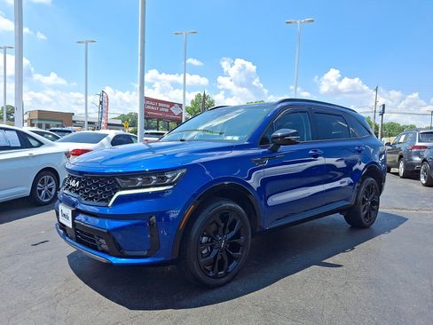 Used 2023 Kia Sorento SX AWD/4WD image 3