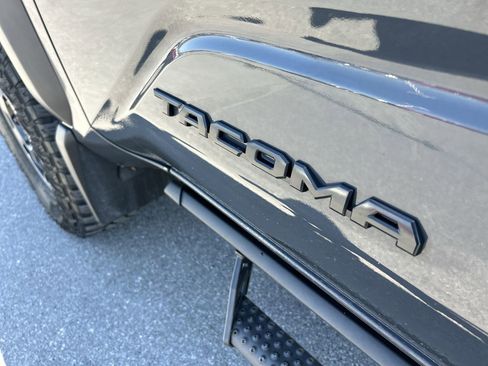 Used 2025 Toyota Tacoma TRD Off-Road AWD/4WD image 13