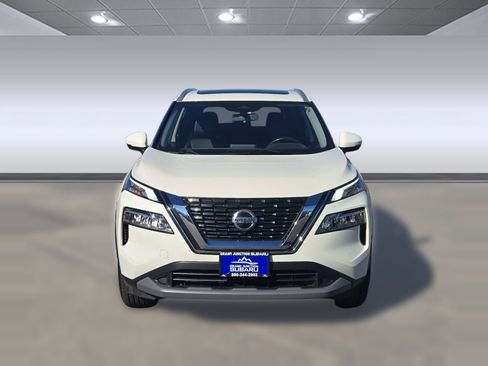 Used 2021 Nissan Rogue SV w/ Premium Package image 6