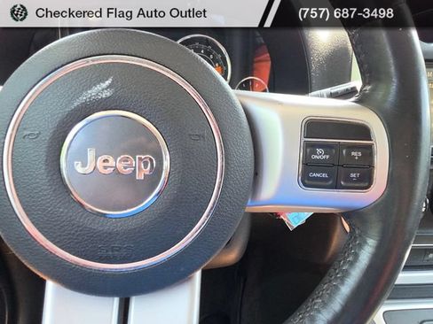 Used 2016 Jeep Compass Latitude AWD/4WD image 13