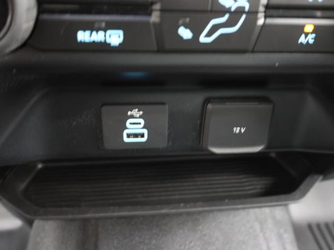 Used 2024 Ford F250 XLT AWD/4WD image 47