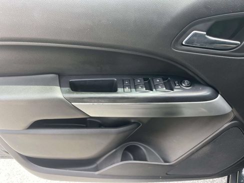 Used 2017 Chevrolet Colorado LT AWD/4WD image 18