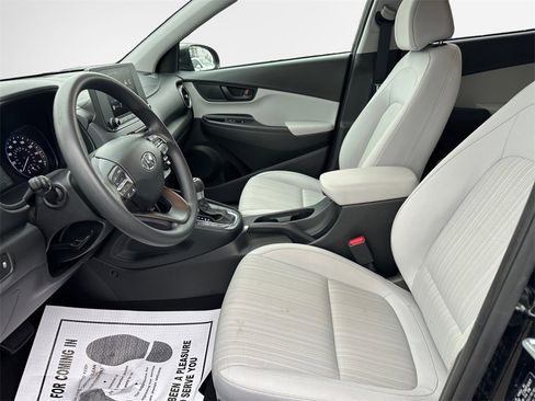 Used 2023 Hyundai Kona SEL image 12