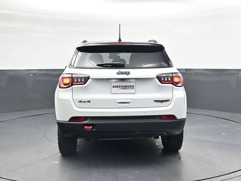 Used 2025 Jeep Compass Trailhawk w/ Trailhawk Convenience Group AWD/4WD image 7