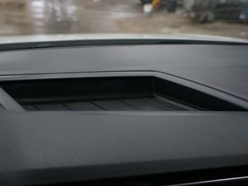 Certified 2021 Volkswagen Tiguan SE w/ Panoramic Sunroof Package image 16