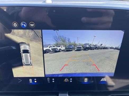 New 2026 Chevrolet Equinox LT w/ Convenience Package II AWD/4WD image 17