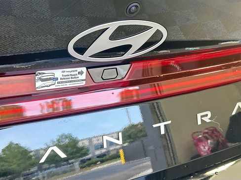 New 2026 Hyundai Elantra Limited FWD image 21